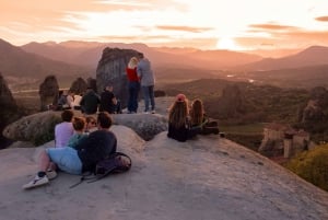 Ateny: 2-dniowa wycieczka po Meteorach w języku hiszpańskim z przewodnikiem i hotelem
