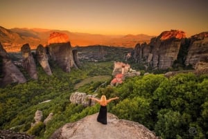 Athènes : 2 jours de visite des Météores en espagnol avec guide et hôtel