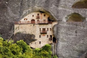 Aten: 2-dagars Meteora-tur på spanska med guide och hotell
