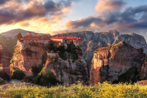 Athen: 2-Tages-Trip nach Meteora mit geführten Touren und Hotel