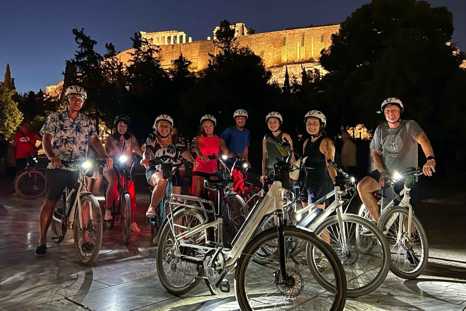Atenas: tour nocturno de 2 horas en bici eléctrica por los puntos destacados