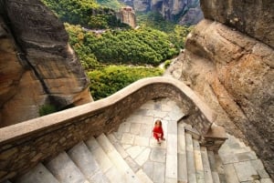 Atenas: Viagem de 1 dia a Meteora com excursões, museu e hotel