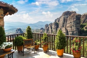 Atenas: Viagem de 1 dia a Meteora com excursões, museu e hotel