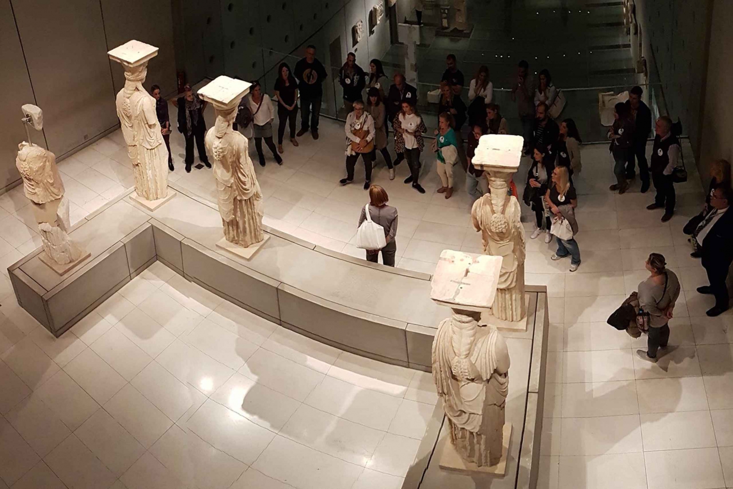 Aten: 3 timmars privat tur till Akropolismuseet på natten