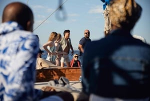 アテネ：3時間サンセットクルーズ（泳ぎの休憩、軽食、ドリンク付き）