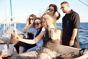 アテネ：3時間サンセットクルーズ（泳ぎの休憩、軽食、ドリンク付き）