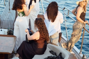 アテネ：3時間サンセットクルーズ（泳ぎの休憩、軽食、ドリンク付き）