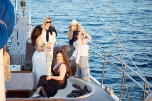 アテネ：3時間サンセットクルーズ（泳ぎの休憩、軽食、ドリンク付き）