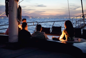 アテネ：3時間サンセットクルーズ（泳ぎの休憩、軽食、ドリンク付き）