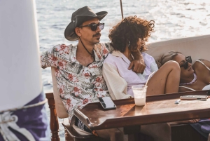 アテネ：3時間サンセットクルーズ（泳ぎの休憩、軽食、ドリンク付き）