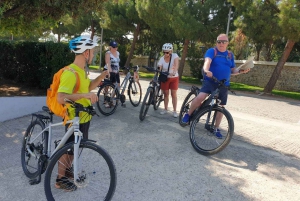 Atenas: Passeio de bicicleta pelos bairros autênticos e pela praia