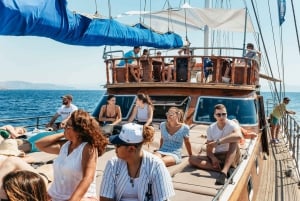 Atene: Tour in barca ad Agistri, Egina con sosta per nuotare a Moni