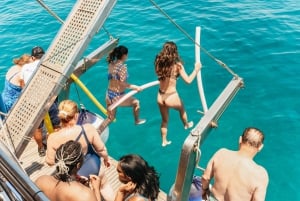 Atene: Tour in barca ad Agistri, Egina con sosta per nuotare a Moni