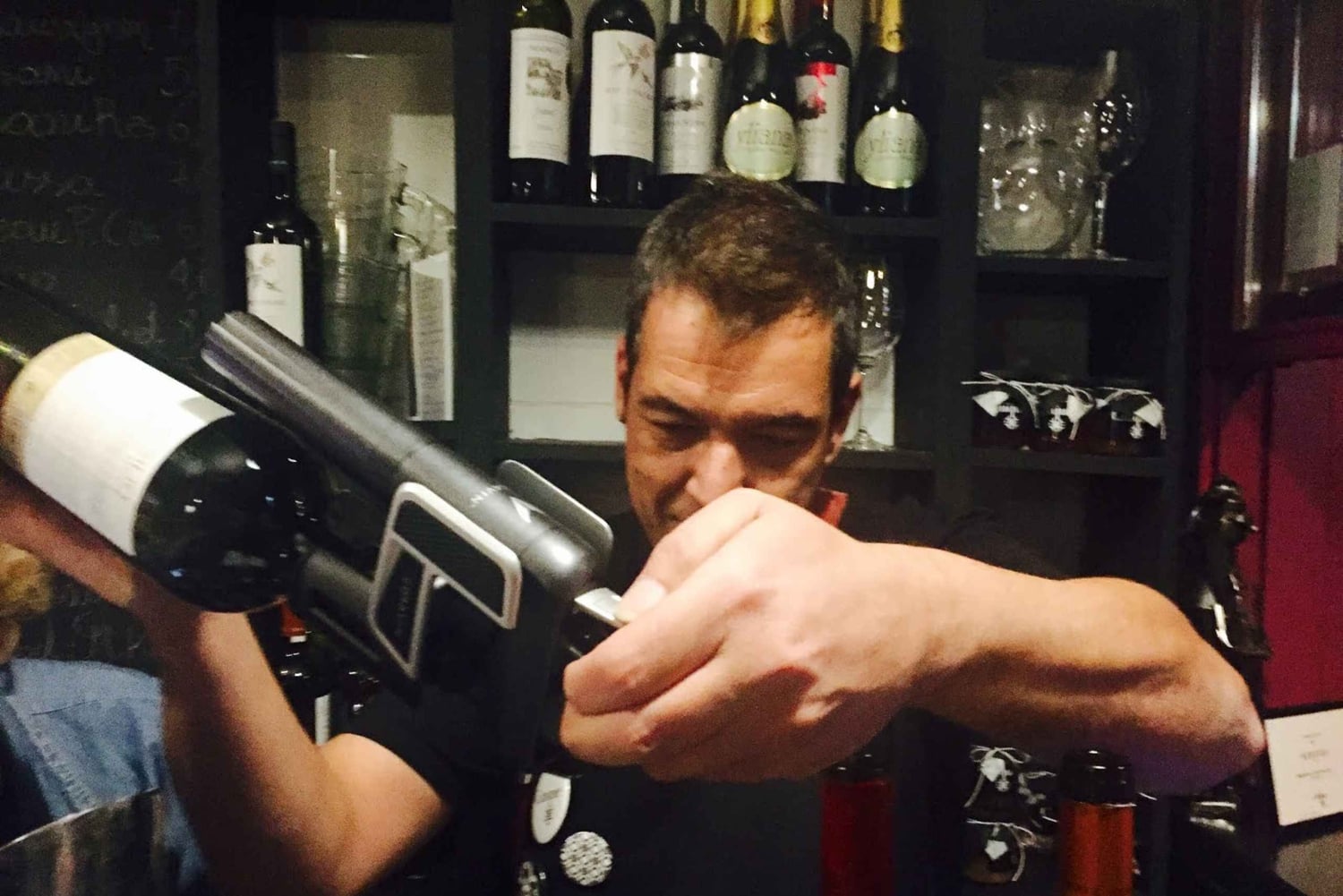 Athen bei Nacht: Sightseeing, Spirituosen und Essen