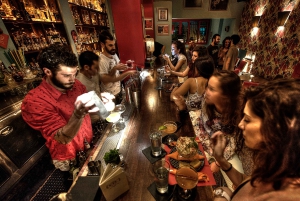 Athen bei Nacht: Sightseeing, Spirituosen und Essen