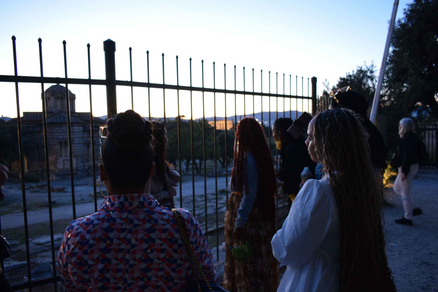 Афины ночью: пешеходная экскурсия для небольшой группы | Ужин включен