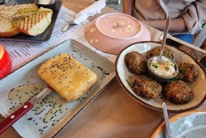 Афины ночью: пешеходная экскурсия для небольшой группы | Ужин включен