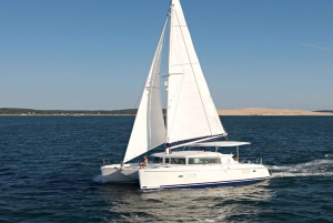 Athens: Catamaran Cruise with Light Lunch and Wine