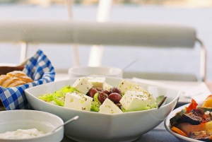 Athens Riviera: Catamaran Cruise with Meal and Drinks