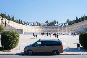 Ateenan joulun taika – yksityinen Akropolis- ja kaupunkikierros