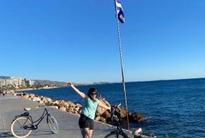 Passeio de bicicleta pela costa de Atenas e aventura de natação