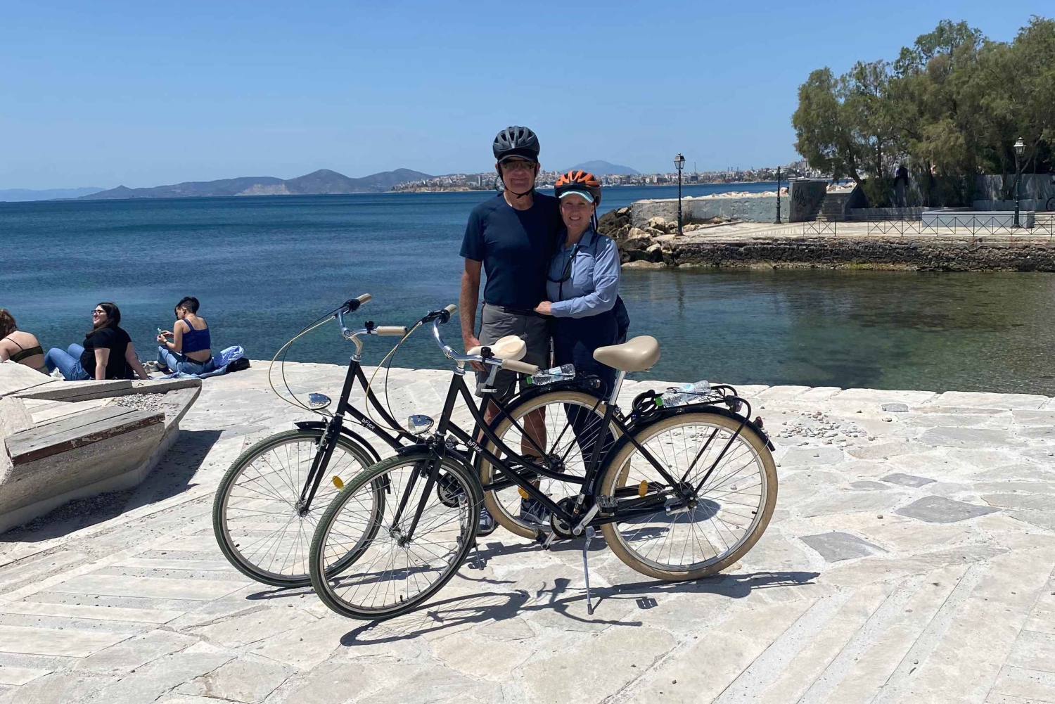 Cykeltur langs Athens kyst og svømmeeventyr