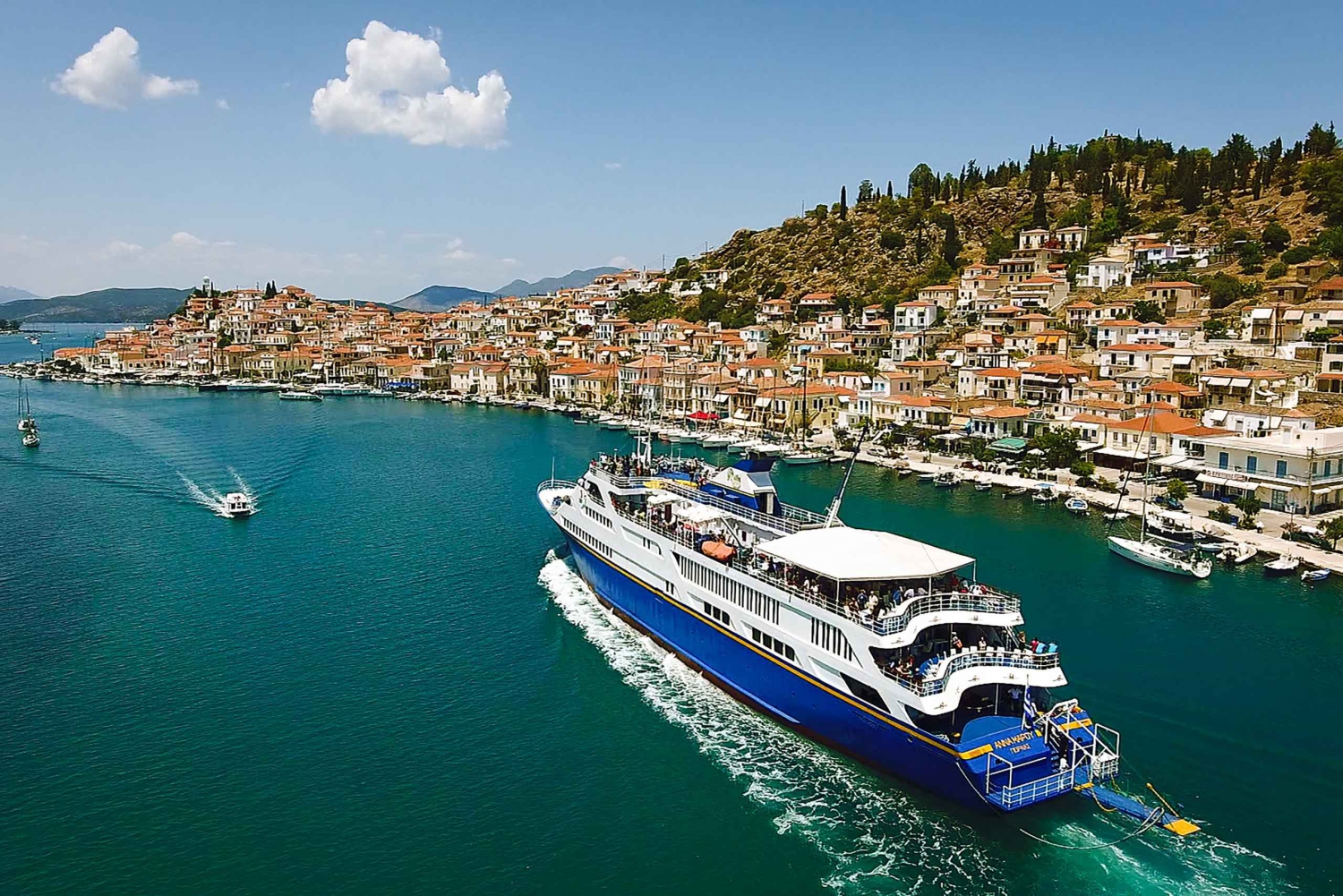 Athens: Cruise to the Greek Islands in VIP Seats with Lunch