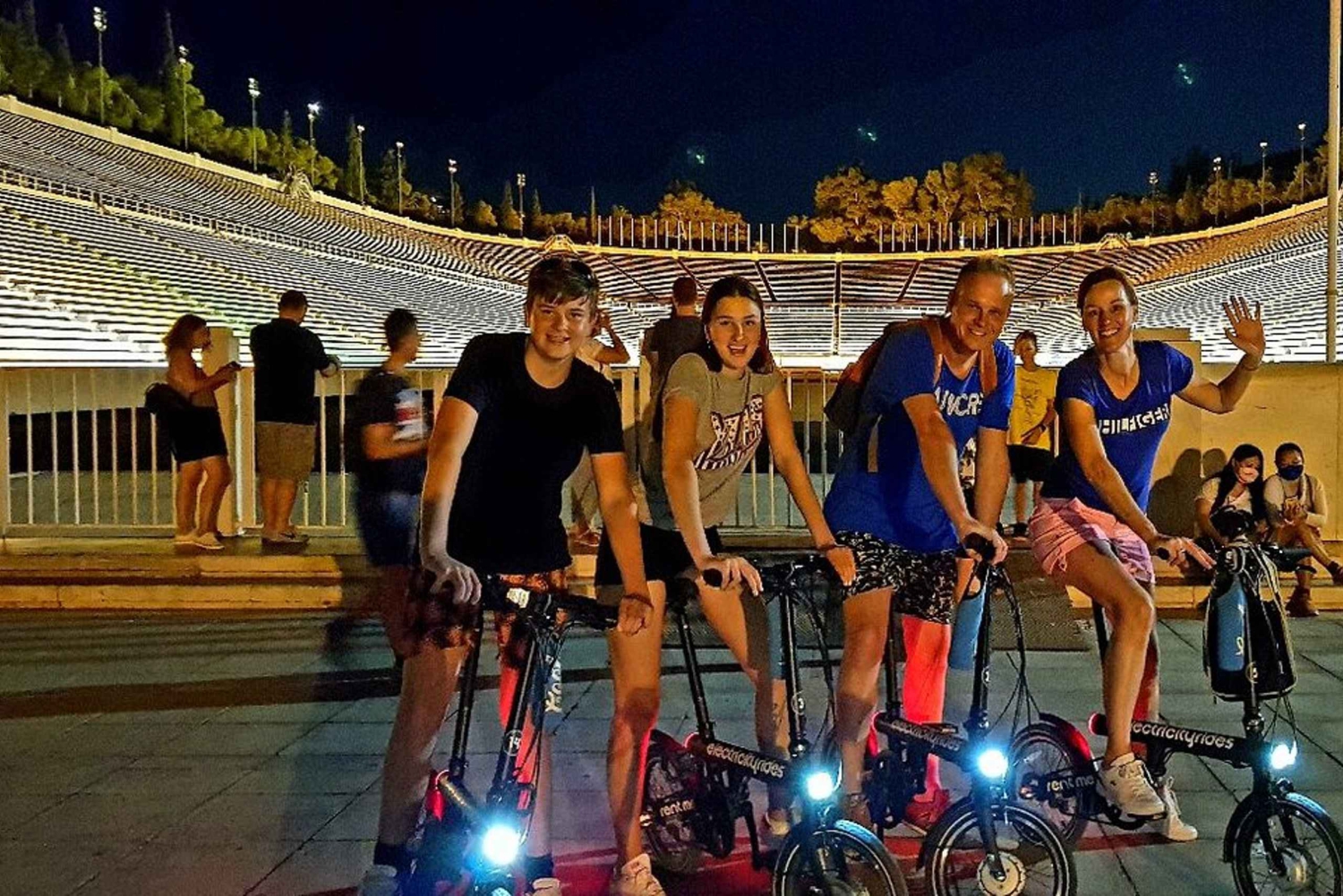 Athen: Oplev byen på en aftentur på elcykel