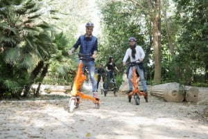Athen: Bytur med elektrisk scooter og smaksprøver