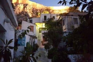 Athènes : Visite guidée à pied de Plaka en soirée et dîner