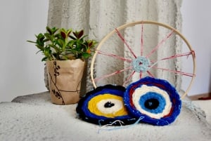 Афины: мастер-класс по плетению «злого глаза» с греческим чаем