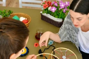 Афины: мастер-класс по плетению «злого глаза» с греческим чаем