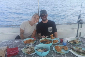 Ateny: Wycieczka wędkarska łodzią z posiłkiem z owoców morza