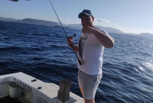 Atenas: Experiencia de pesca en barco con comida marinera