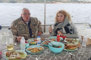 Athen: Angelausflug auf einem Boot mit Meeresfrüchte-Mahlzeit