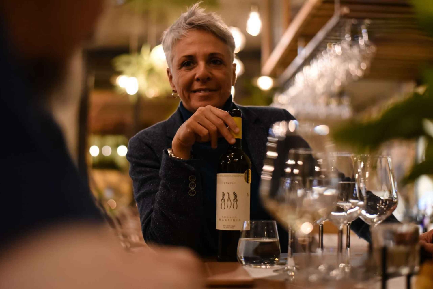 Athens: Food and Wine Tasting Tour at Night