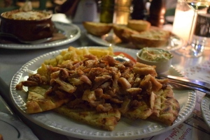 Athens: Food and Wine Tasting Tour at Night