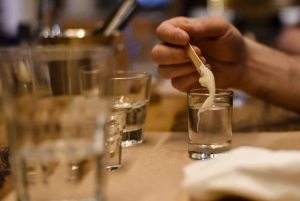 Athens: Food and Wine Tasting Tour at Night