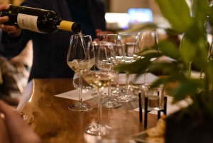 Athens: Food and Wine Tasting Tour at Night