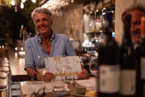Athens: Food and Wine Tasting Tour at Night