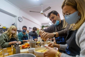 アテネ：食品市場の訪問とワインを使った料理教室