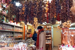 Atenas: tour gastronômico Prove a verdadeira Atenas, uma mordida de cada vez.