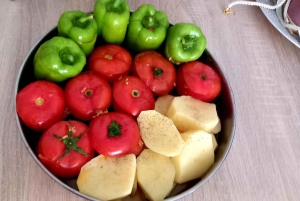 Atenas: tour gastronômico Prove a verdadeira Atenas, uma mordida de cada vez.