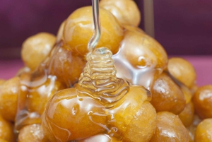 Atenas: tour gastronômico Prove a verdadeira Atenas, uma mordida de cada vez.