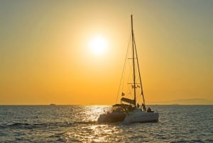 Athènes Croisière d'une journée à bord d'un catamaran à voile