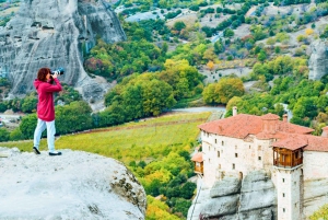 Athens: Full-Day Meteora Trip by Train in English or Spanish