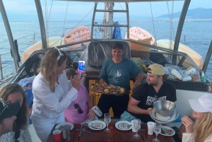 Athen: Heldags privat sejltur med måltider og drikkevarer