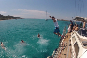 Athen: Heldags privat sejltur med måltider og drikkevarer