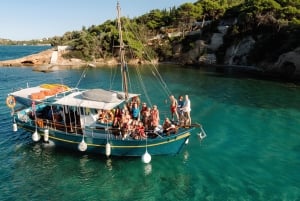 Porto Rafti: Paseo en barco por Atenas con barbacoa mediterránea