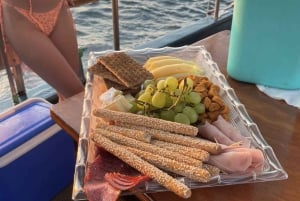 Porto Rafti: Paseo en barco por Atenas con barbacoa mediterránea